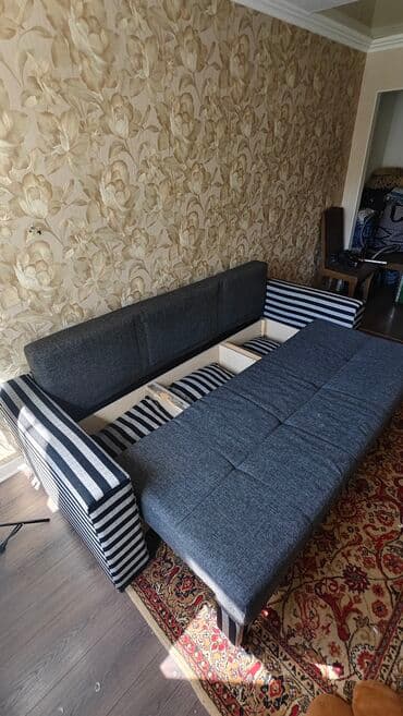 Диваны: Раскладной диван, Б/у — 1