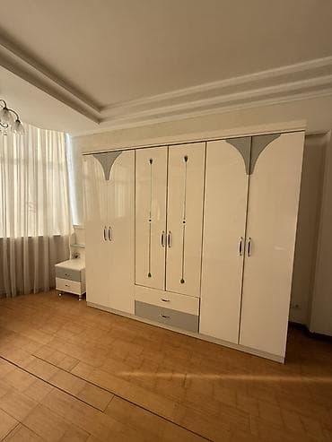 Спальный гарнитур в современном стиле, цвет — белый с серыми — 2