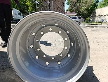 215 75 16c: Железные Диски R 22,5 отверстий - 10 — 8