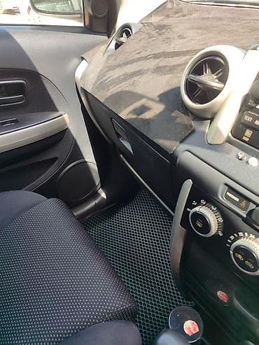 mazda d: Toyota Ist: 2004 г., 1.3 л, Автомат, Бензин — 10