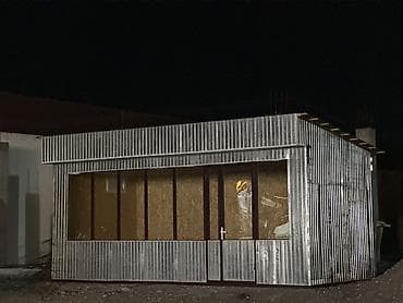 помещение для фаст фуд: Павильон/бытовка из профнастила с витринным остеклением - Каркасная — 2