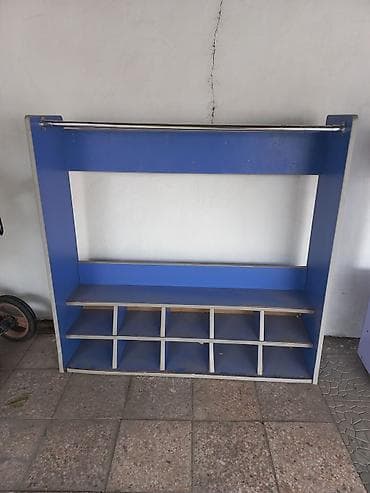 Вешалки с полками для обуви ширина 120.высота 123 детские состояния