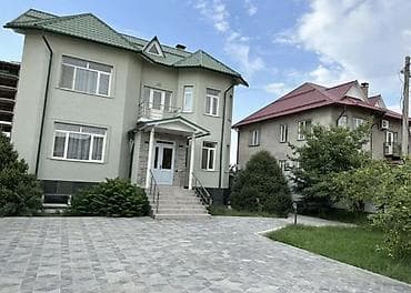балыкчы таш сарай: Просторный двухэтажный дом с мансардными элементами и балконом — 3