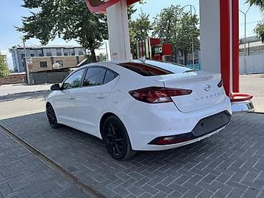 Hyundai Elantra: 2019 г., 1.6 л, Автомат, Бензин, Седан — 5