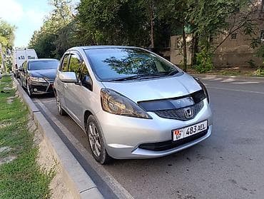 Honda Fit: 2007 г., 1.3 л, Вариатор, Бензин, Хэтчбэк