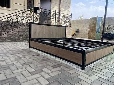 Чатырдын үстүн жабууга арналган материалдар: Металлическая кровать с деревянными панелями, кто хочет надежный — 2