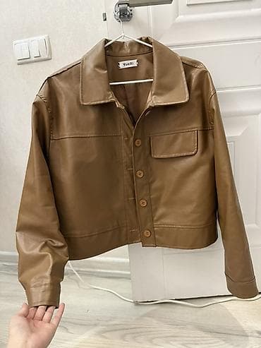 куртка кожаный: Короткая женская куртка-рубашка из эко-кожи YueXi. - Цвет — 1