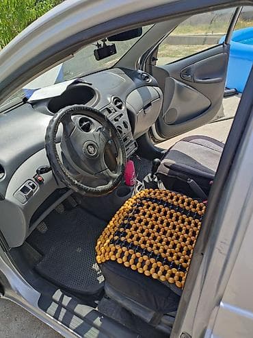 ярис тайота: Toyota Yaris: 2001 г., 1.3 л, Ручные, Бензин, Хэтчбэк — 2