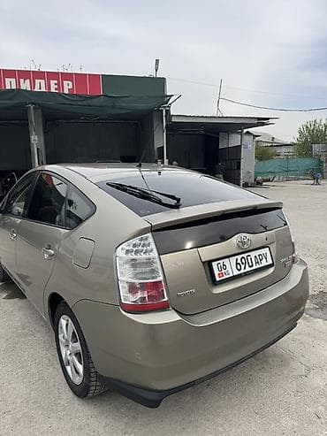 s class w220: Toyota Prius: 2006 г., 1.5 л, Гибрид, Хэтчбэк — 4