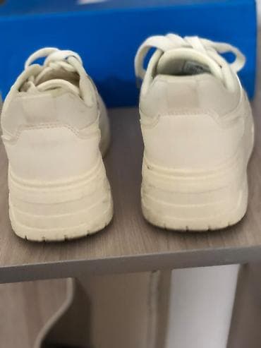 nike react: Кроссовки Warrior, повседневные, цвет: молочно‑белый. - Дизайн — 3