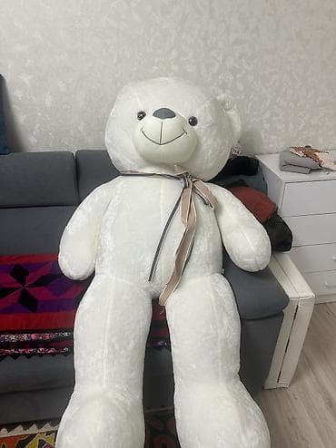 Большой плюшевый медведь. - Цвет: молочно‑белый, глазки пластиковые at lalafo.kg Большой плюшевый медведь. - Цвет: молочно‑белый, глазки пластиковые