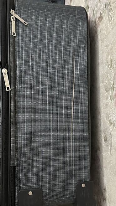 сколько стоит чемодан на колесиках: Чемодан, Материал: Полиэстер, Средний (40 - 70 л), На колесах — 6