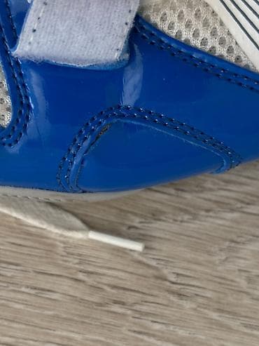 yeezy boost: Здравствуйте, продаю эти боксерские кроссовки, размер 43. Немного — 4