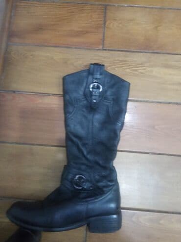 Сапоги женские Италия кожаные в отличном состоянии 37 р
