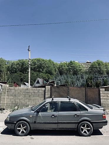 Volkswagen Passat: 1990 г., 1.8 л, Кол менен иштөөчү, Бензин, Седан — 7