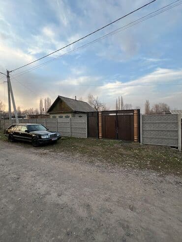 аренда домов посуточно: Дом, 40 м², 3 комнаты, Старый ремонт — 2