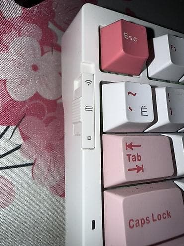 hyperx cloud core: Клавиатура, Механическая, Bluetooth подключение, Размер: 75% — 2