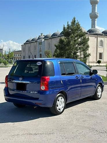 Toyota Raum: 2004 г., 1.5 л, Автомат, Бензин, Хетчбек — 3