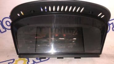 BMW e-60, монитор