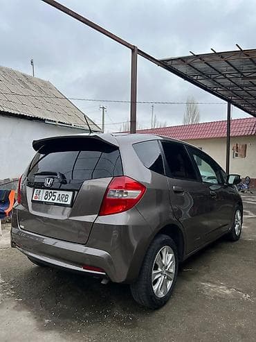 camry xle: Honda Fit: 2012 г., 1.4 л, Автомат, Бензин, Хэтчбэк — 6