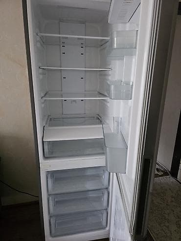 mini refrigerator: Холодильник Samsung, Б/у, Двухкамерный, No frost, 60 * 185 * 65 — 2