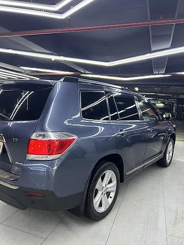 бампе: Toyota Highlander: 2011 г., 3.5 л, Автомат, Бензин, Кроссовер — 5