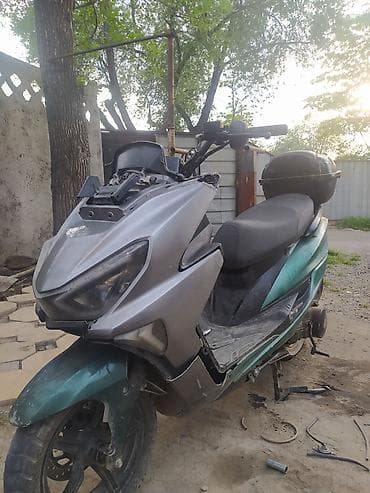 Скутеры: Тип скутера 150 куб. см, Бензин, Б/у — 3