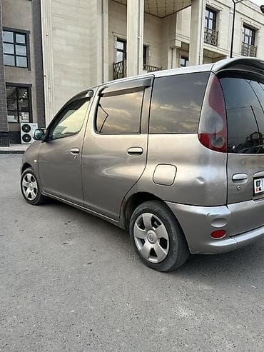 машина симёрка: Toyota Funcargo: 2002 г., 1.3 л, Автомат, Бензин, Универсал — 2