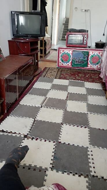 сдам дом: Сдаётся комната в квартире. - Мебель: односпальная кровать, шкаф для — 7