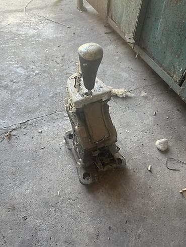 Рычаг селектора АКПП (автоматическая коробка передач) Описание: -