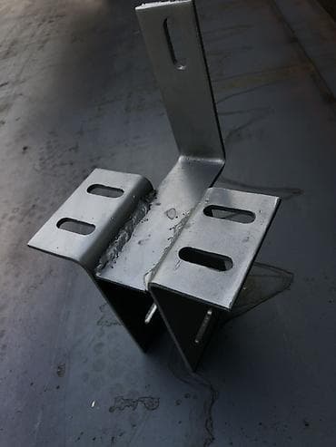 метал база: Стальной кронштейн-узел крепления для несущих конструкций. - — 2