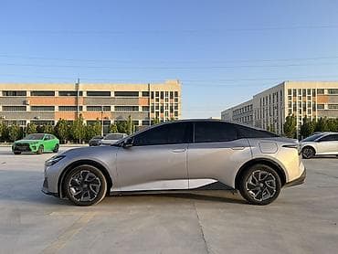 дордой 2 пикарная: Toyota bZ3: 2023 г., Электромобиль, Седан — 3