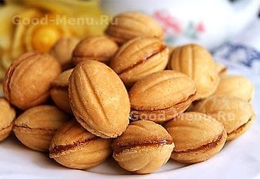 ягоды малины: Домашние песочные орешки с варёной сгущёнкой Свежие, нежные, много — 2