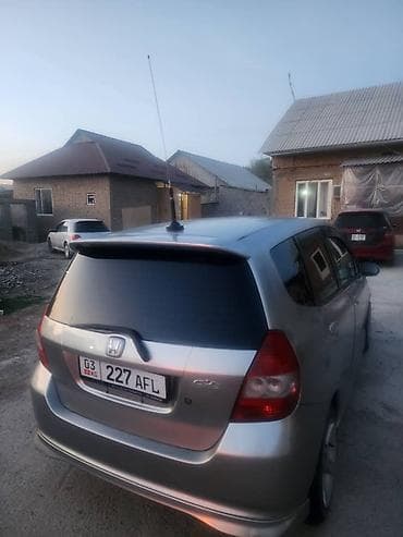 kia venga: Honda Fit: 2003 г., 1.3 л, Автомат, Бензин, Хэтчбэк — 10