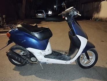 хонда дио стант: Скутер Honda Dio (AF-серия), синие/белые пластиковые панели. Влежение — 4