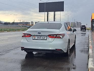 byd e7: Toyota Camry: 2022 г., 2.5 л, Автомат, Гибрид, Седан — 4