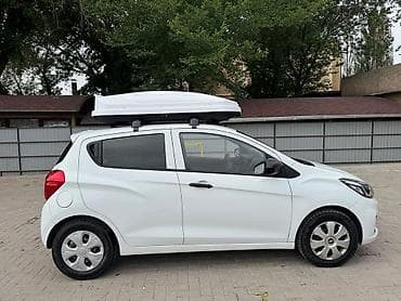 хечбек: Chevrolet Spark: 2020 г., 1 л, Бензин, Хэтчбэк — 3