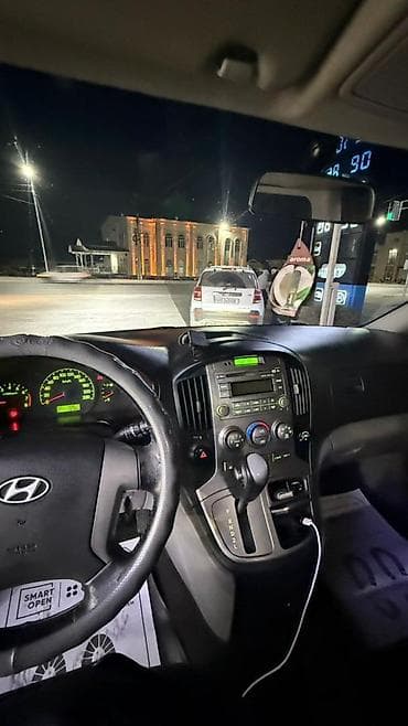 перья: Hyundai Grand Starex: 2011 г., 2.5 л, Автомат, Бензин, Минивэн — 9
