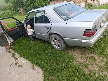 Продажа авто: Mercedes-Benz W124: 1993 г., 2.2 л, Автомат, Бензин, Седан — 3