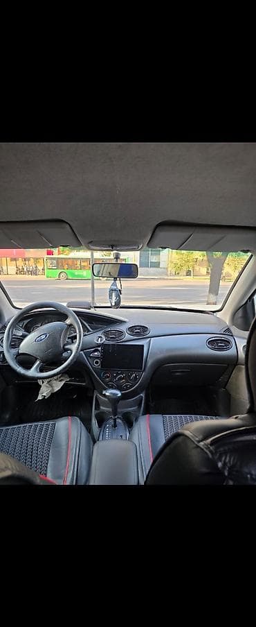 e class: Ford Focus: 2003 г., Седан — 5