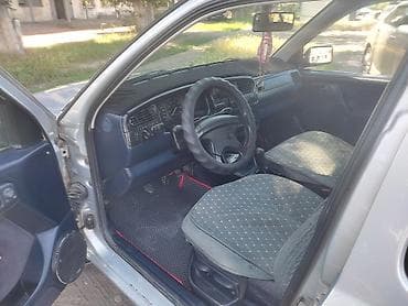 Volkswagen Vento: 1992 г., Механика, Газ, Седан at lalafo.kg Volkswagen Vento: 1992 г., Механика, Газ, Седан