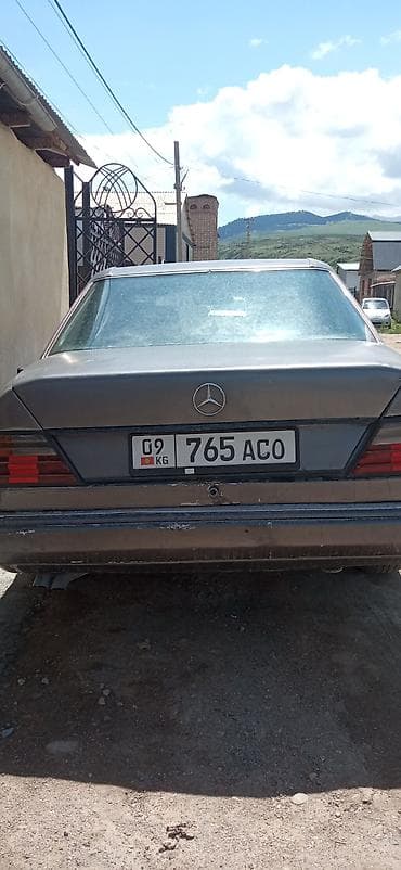w210 2 6: Mercedes-Benz W124: 1992 г., Седан — 3