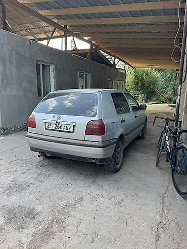 Унаа: Volkswagen Golf: 1992 г., 1.6 л, Кол менен иштөөчү, Бензин, Хетчбек — 5