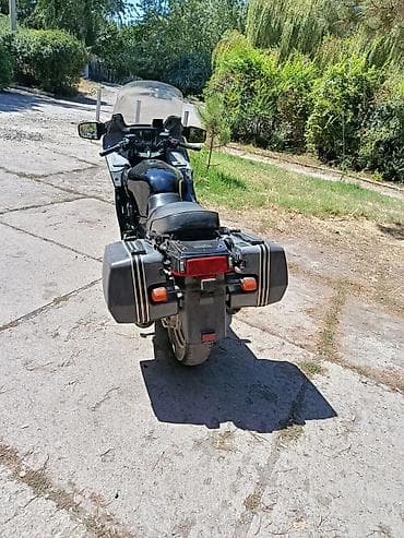 двигатели на мотоциклы: Большой туристический мотоцикл тяжёлого класса Kawasaki GTR 1000 — 3