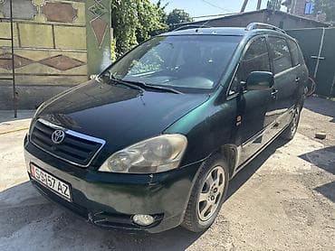 Toyota Avensis Verso: 2001 г., 2 л, Механика, Бензин, Минивэн at lalafo.kg Toyota Avensis Verso: 2001 г., 2 л, Механика, Бензин, Минивэн