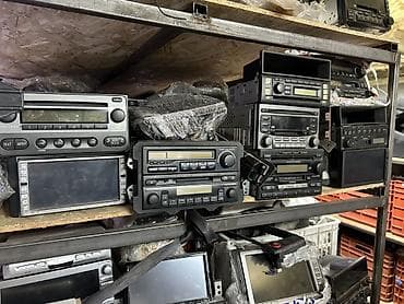 Автомагнитолы и штатные головные устройства для разных моделей Toyota