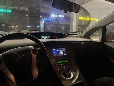 toyota гибрид: Toyota Prius: 2012 г., 1.8 л, Вариатор, Гибрид, Хэтчбэк — 5