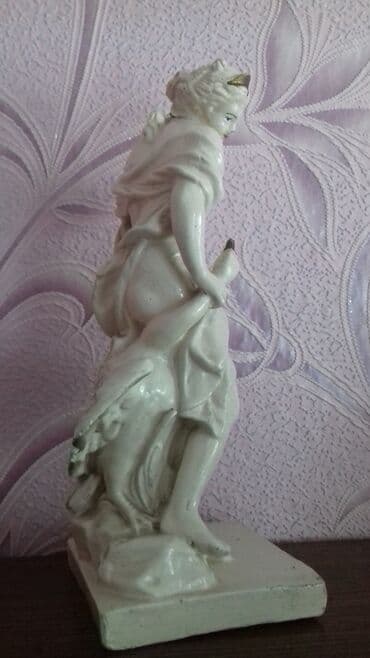 купальник для художественной: Статуэтка гипсовая СССР (редкая) Девушка с лебедем. Антиквариат!! — 3