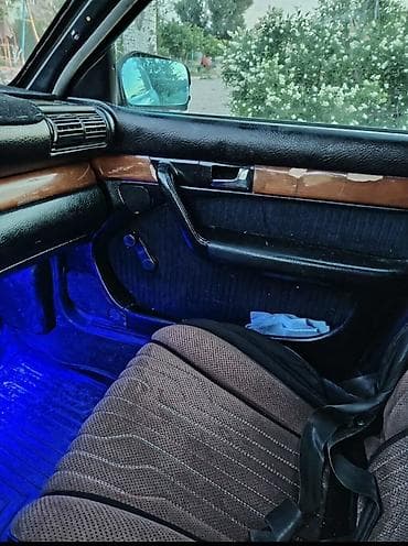 ош жапалак: Audi 100: 1991 г., Седан — 9