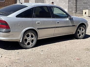 буд е 2: Opel Vectra: 1996 г., 2 л, Механика, Бензин, Хэтчбэк — 3